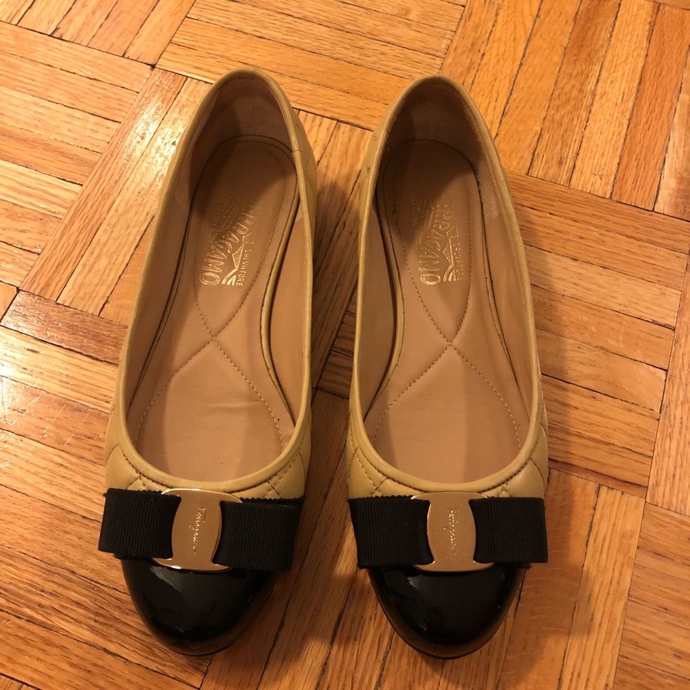 Salvatore Ferragamo Quilted leader flats